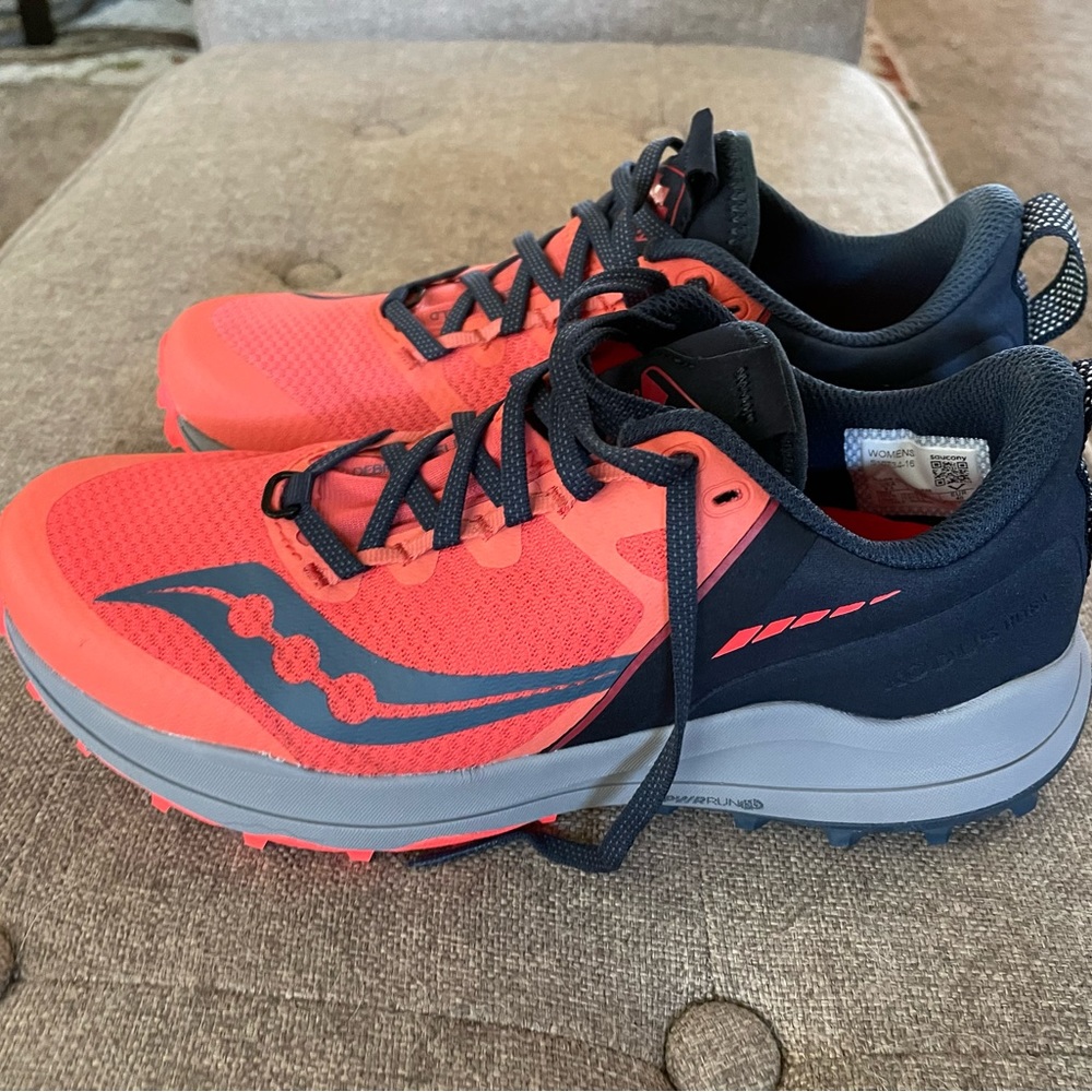 Saucony Xodus Ultra Trail Shoe Women Size 8.5